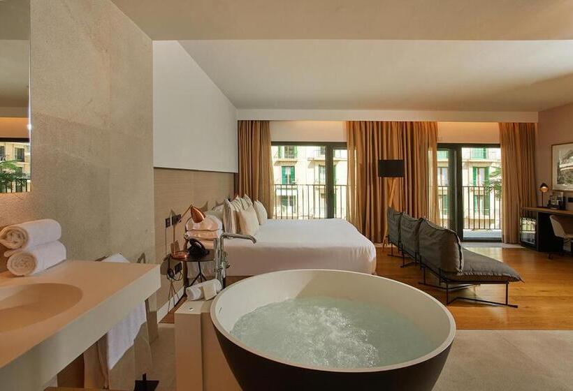 سوئیت با بالکن, Nakar