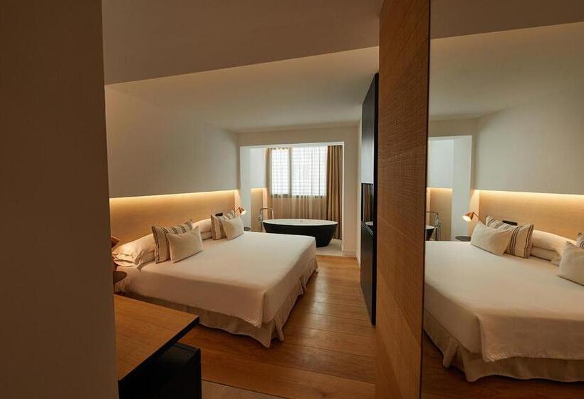 اتاق سوپریور, Nakar