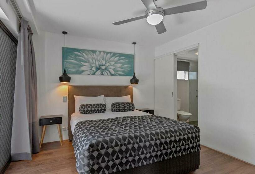 Апартаменты 3 Спальни, Noosa Boutique Apartments & Elkhorn Villas