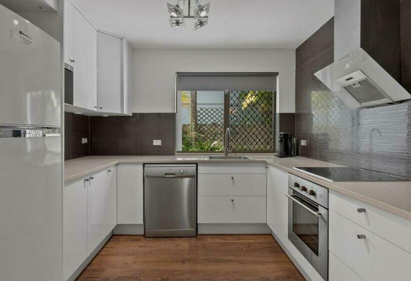 Апартаменты 3 Спальни, Noosa Boutique Apartments & Elkhorn Villas