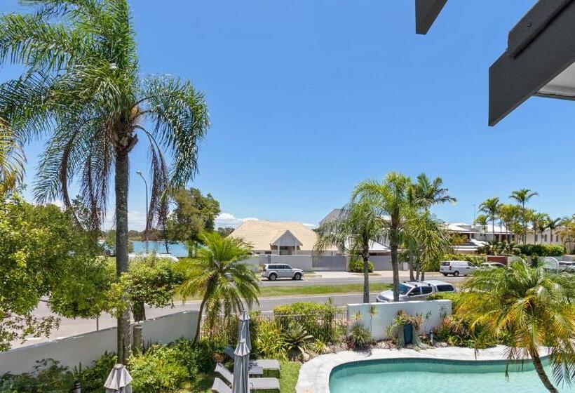 Апартаменты 3 Спальни, Noosa Boutique Apartments & Elkhorn Villas
