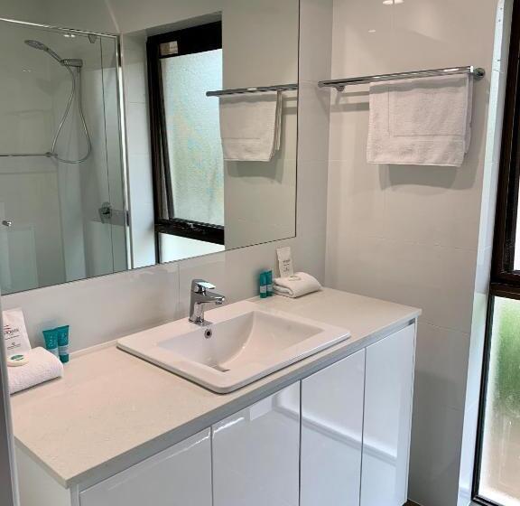 Апартаменты 3 Спальни, Noosa Boutique Apartments & Elkhorn Villas