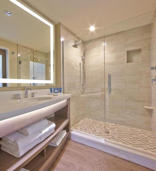 غرفة قياسية سرير ملكى, Opal Sands