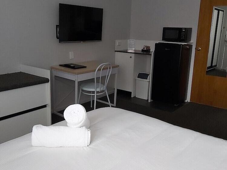 اتاق سوپریور, Roydons Motor Inn