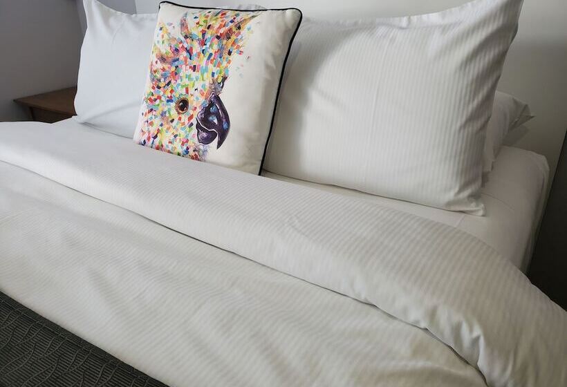 اتاق سوپریور, Roydons Motor Inn