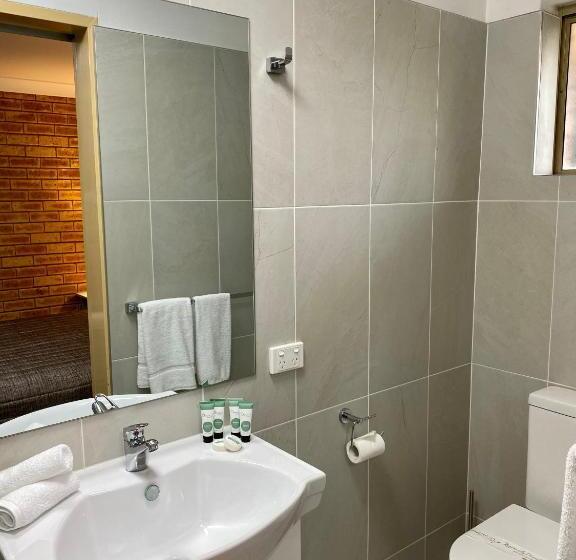 חדר סטנדרט עם מיטת קווין, Tallarook Motor Inn