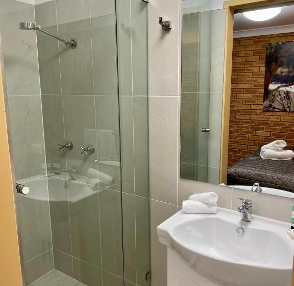 חדר סטנדרט עם מיטת קווין, Tallarook Motor Inn