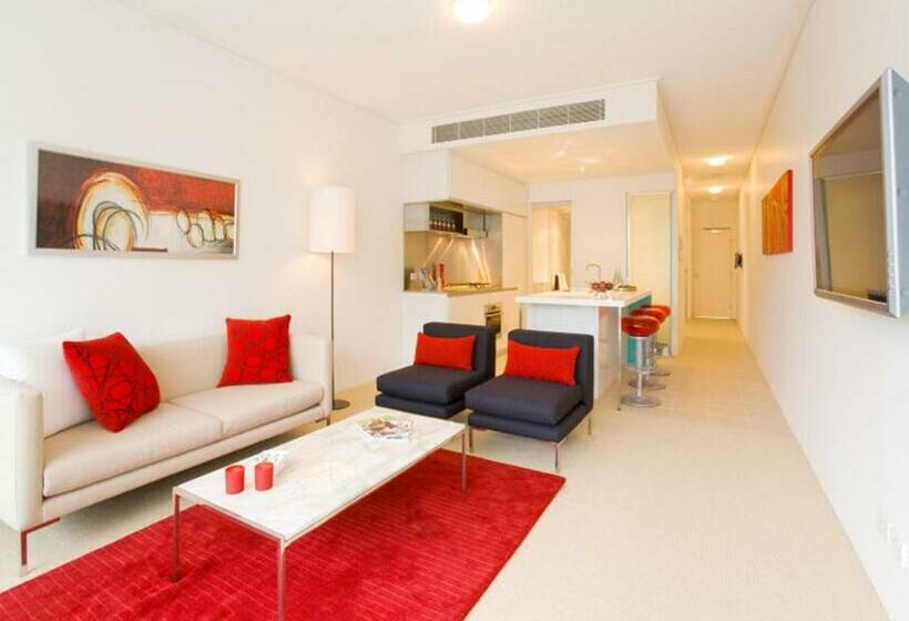 شقة غرفة واحدة, The Miro Apartments