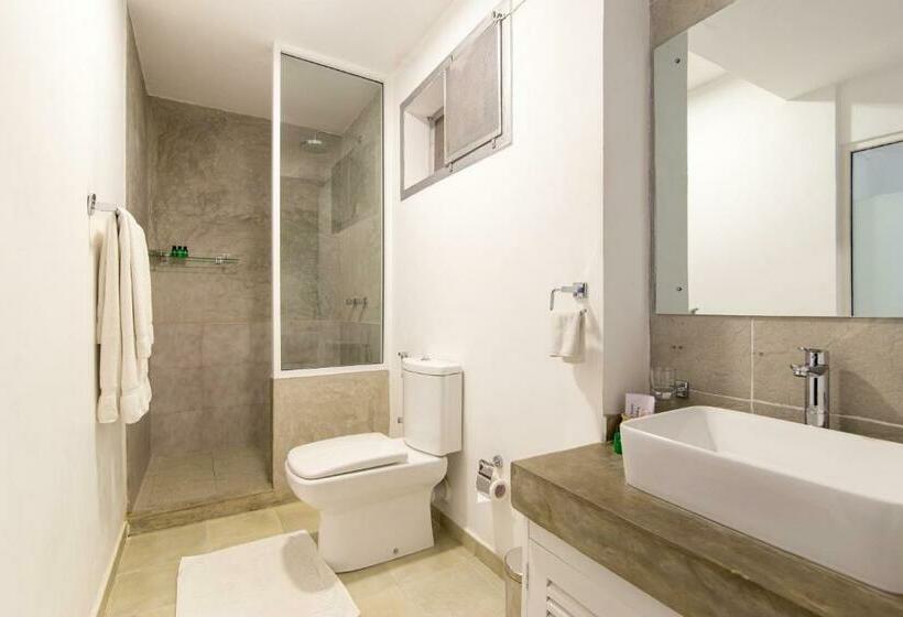 חדר סטנדרט, The Theva Residency