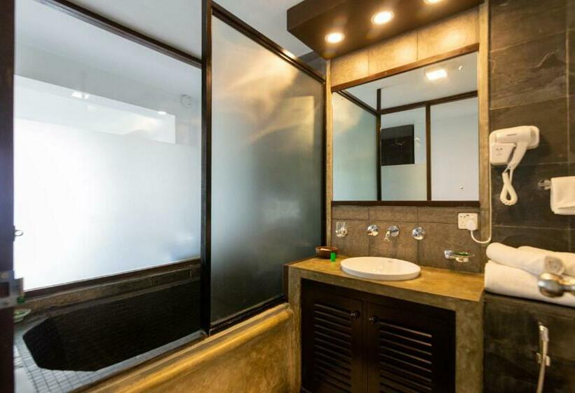 חדר דלוקס, The Theva Residency