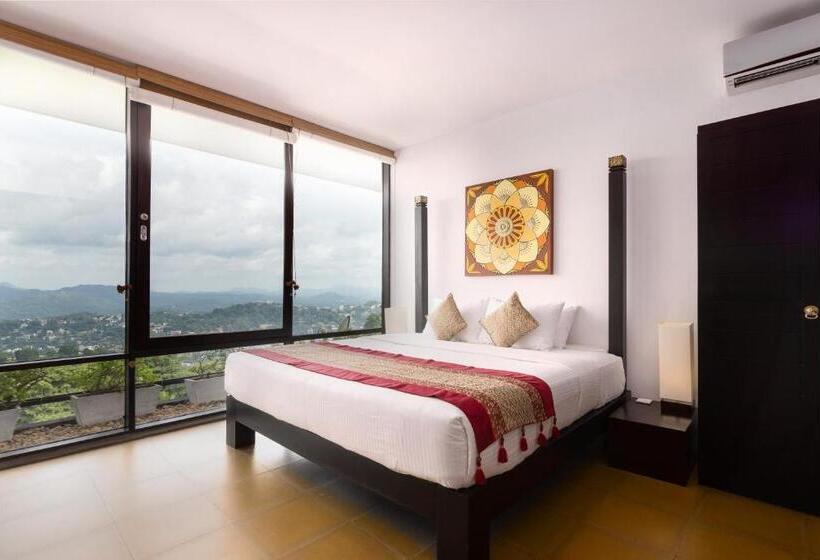 סוויטת פנטהאוז, The Theva Residency