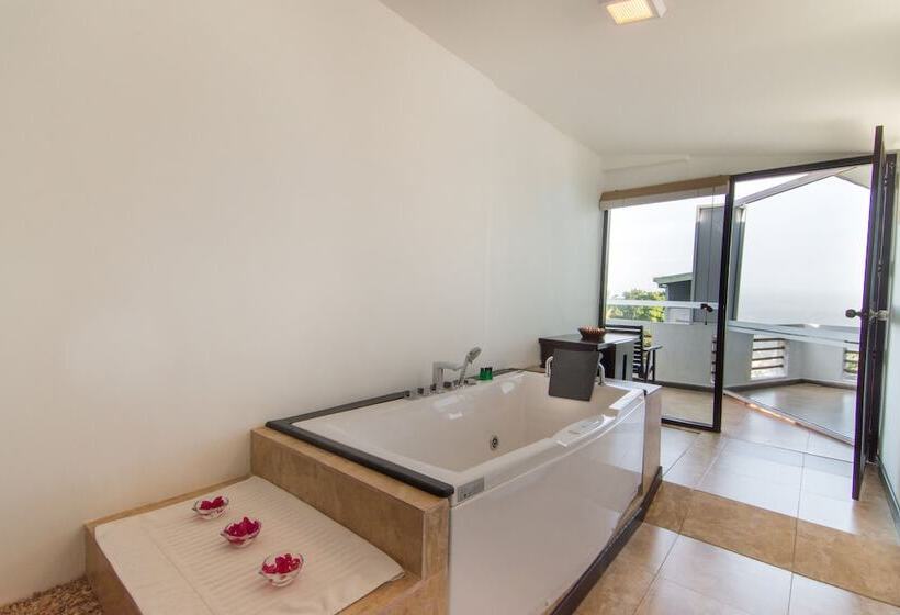 סוויטת ג'וניור, The Theva Residency