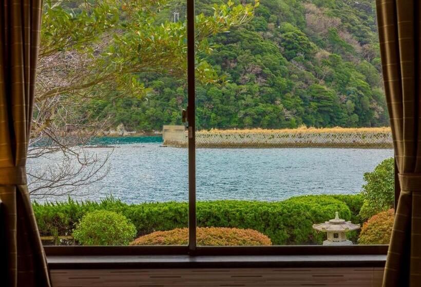 经济房, Ooedo Onsen Monogatari Premium Koshinoyu