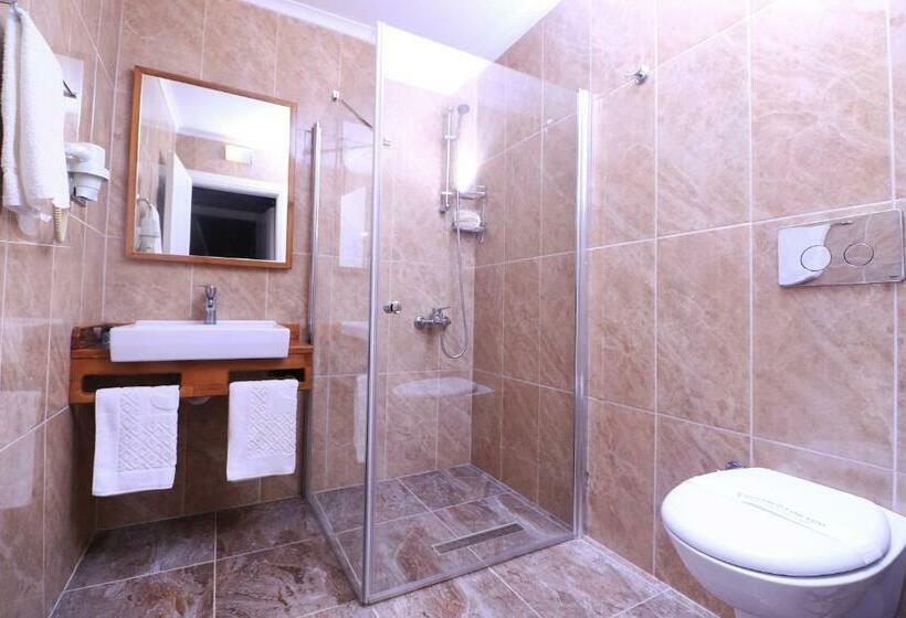 Camera Deluxe, Marvell City Otel