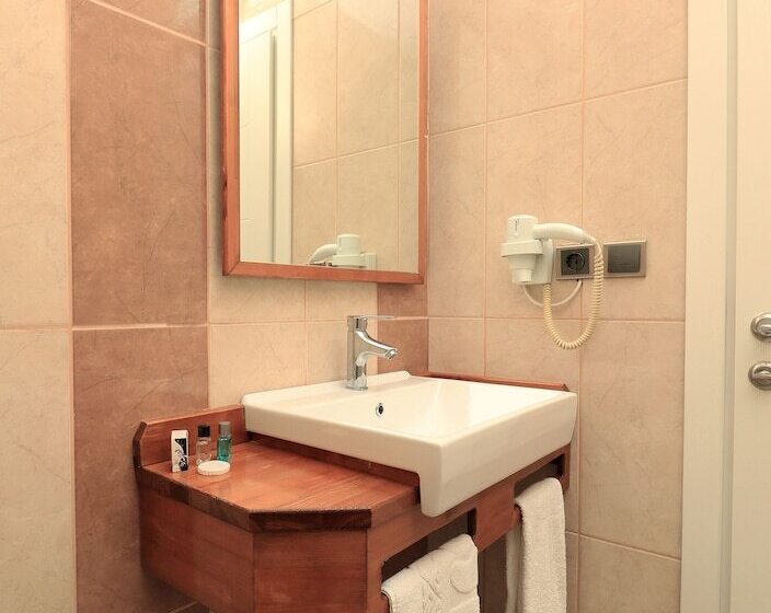 Camera Tripla Deluxe, Marvell City Otel