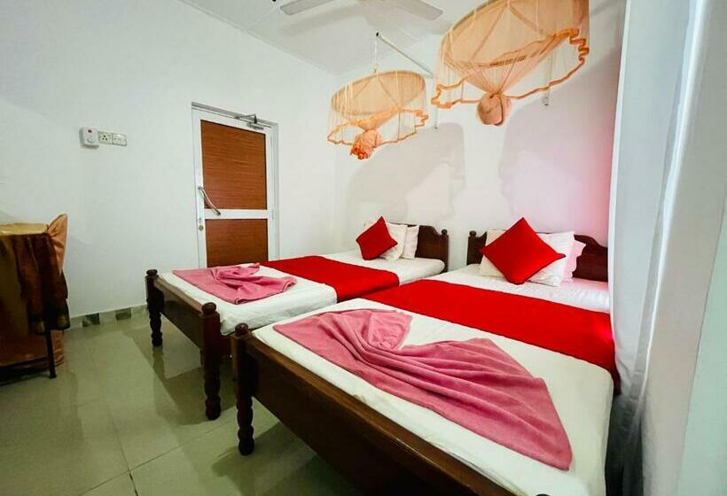 Номер Стандарт, Rock Cascade Tourist Home &cookery School