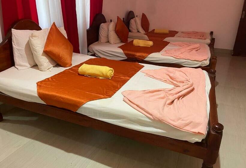 Семейный Номер, Rock Cascade Tourist Home &cookery School