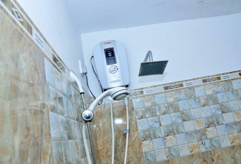 Семейный Номер, Rock Cascade Tourist Home &cookery School