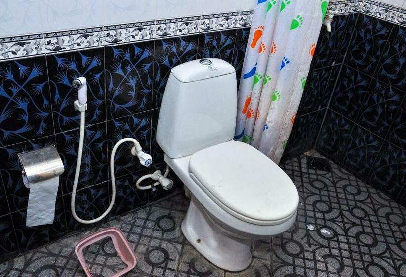 Номер Стандарт, Rock Cascade Tourist Home &cookery School