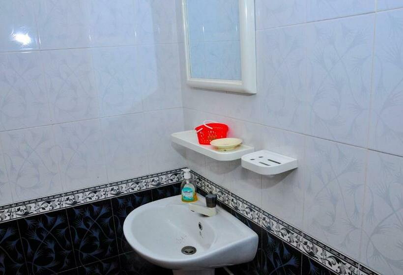 Номер Стандарт, Rock Cascade Tourist Home &cookery School