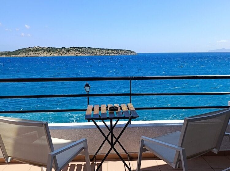 Escritório Estandar Vista Mar, 9 Muses