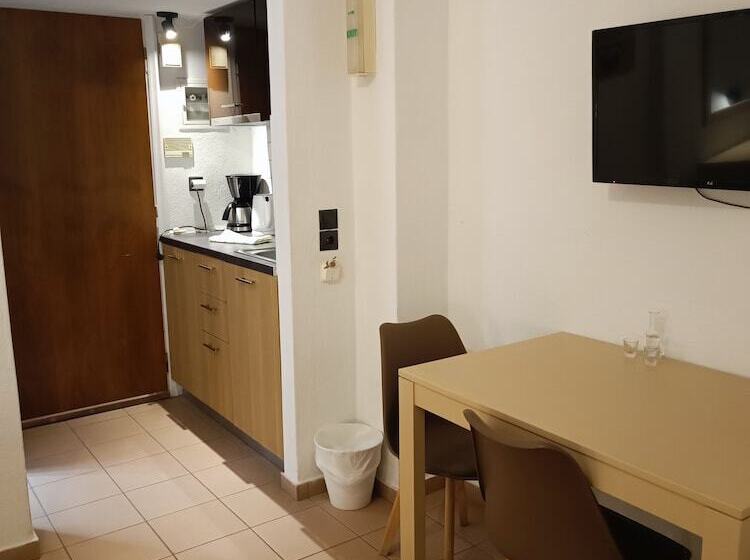 Escritório Estandar Vista Mar, 9 Muses