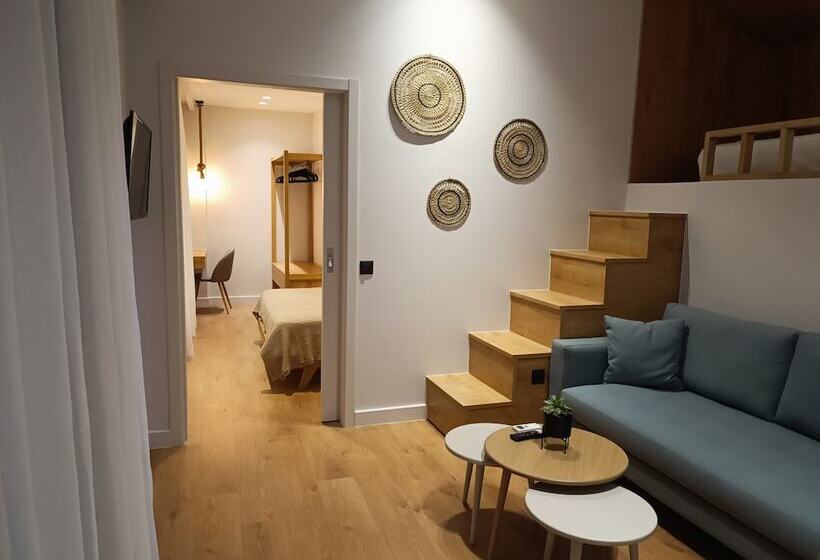 Apartamento Superior 1 Dormitório, 9 Muses