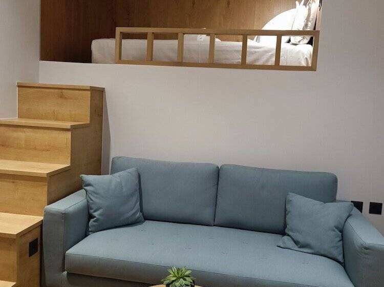 Apartamento Superior 1 Dormitório, 9 Muses