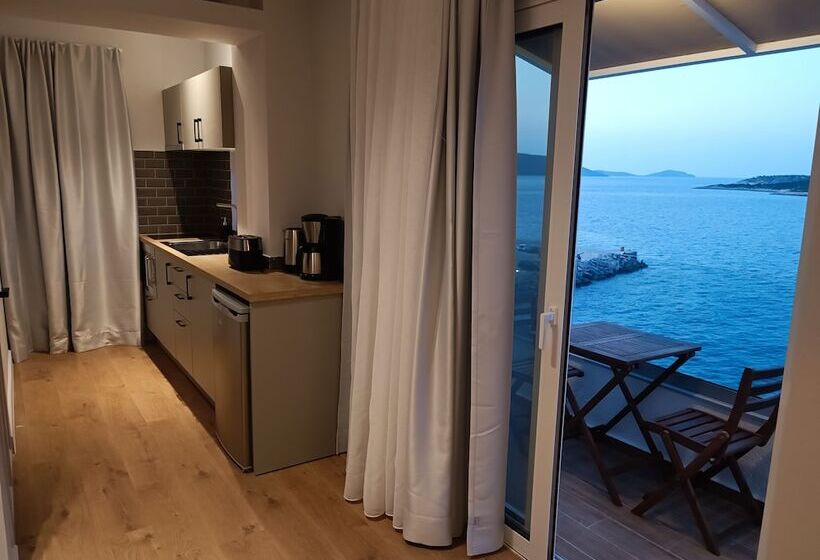 Apartamento Superior 1 Dormitório, 9 Muses