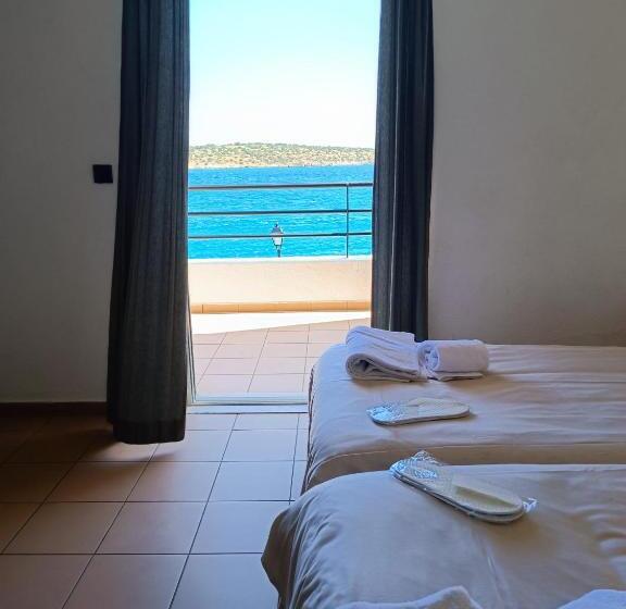 Escritório Estandar Vista Mar, 9 Muses