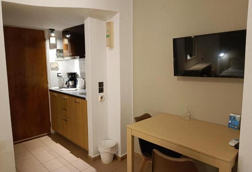 Escritório Estandar Vista Mar, 9 Muses