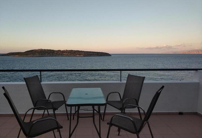 Apartamento 1 Dormitório Vista Mar, 9 Muses