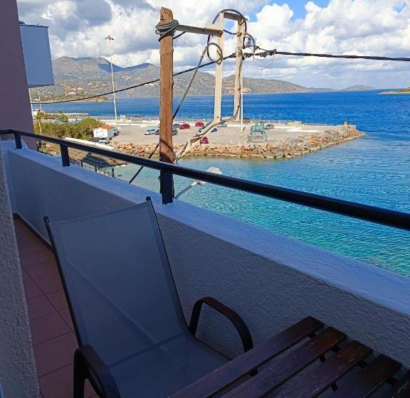 Apartamento 1 Dormitório Vista Mar, 9 Muses