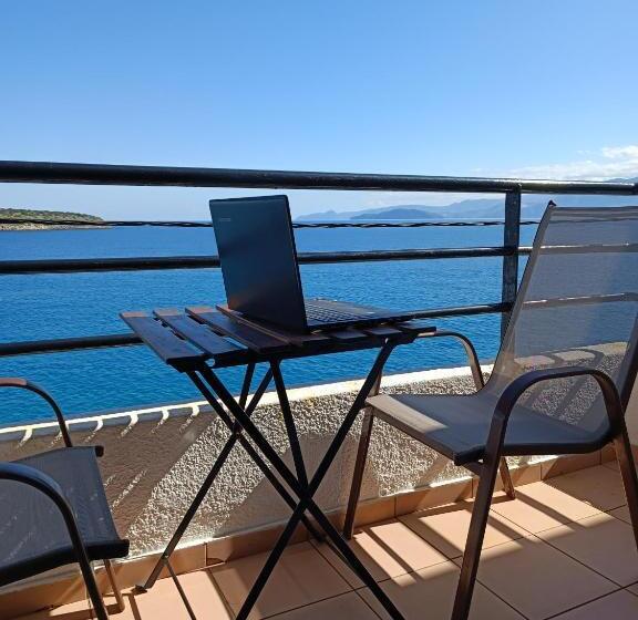 Apartamento 1 Dormitório Vista Mar, 9 Muses