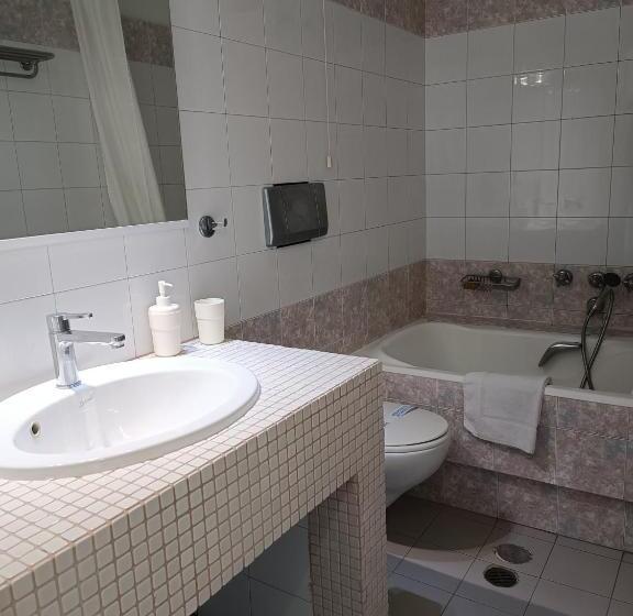 Apartamento 1 Dormitório Vista Mar, 9 Muses