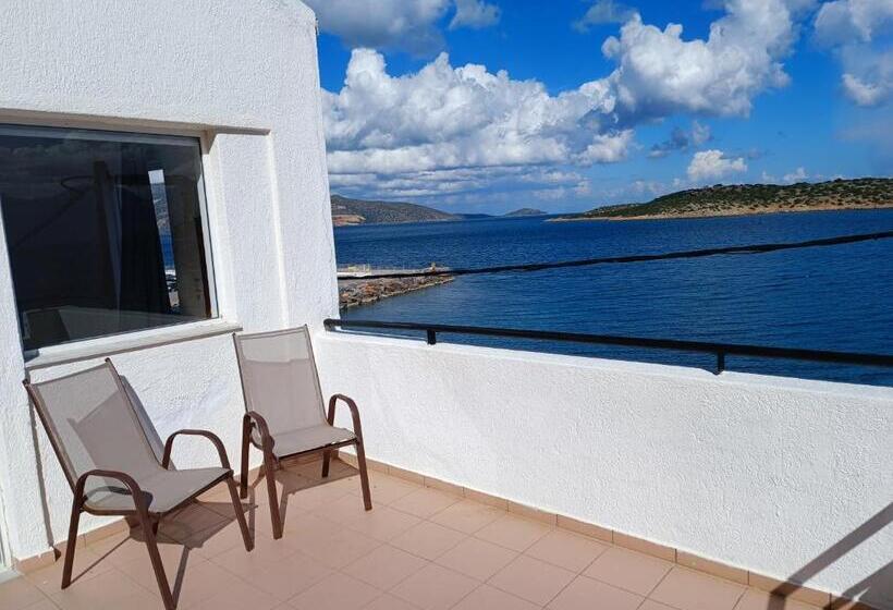 Apartamento 1 Dormitório Vista Mar, 9 Muses