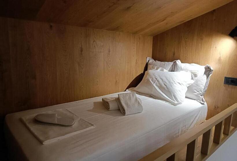 Apartamento Superior 1 Dormitório, 9 Muses