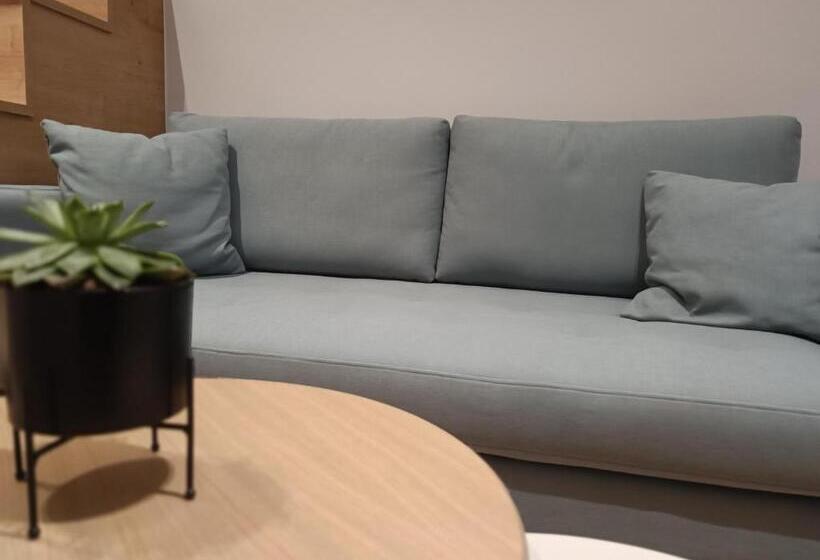 Apartamento Superior 1 Dormitório, 9 Muses