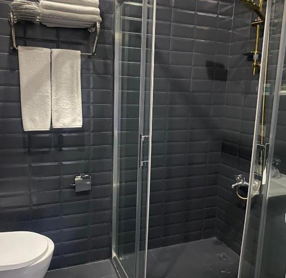 اتاق خانوادگی, Oldmile Palace