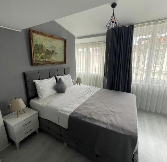 اتاق لوکس, Oldmile Palace