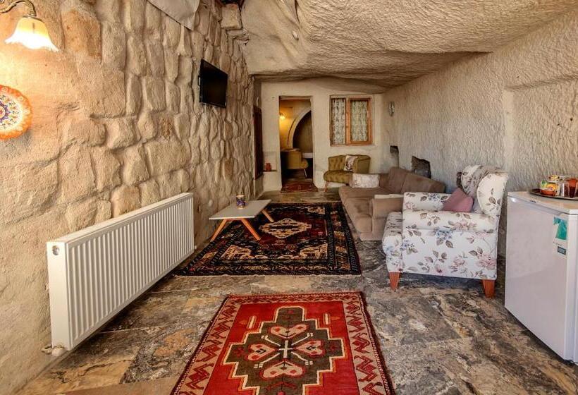 جناح ديلوكس سرير كينج, Nessa Cave