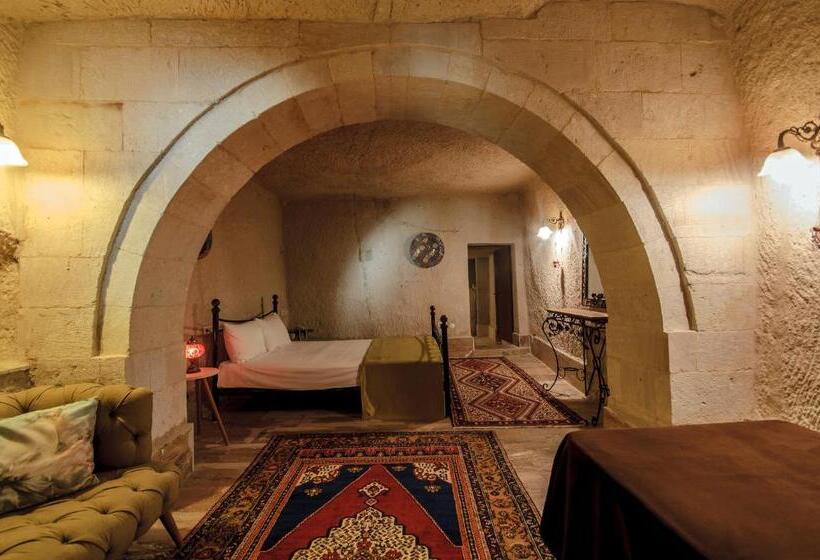 جناح ديلوكس سرير كينج, Nessa Cave