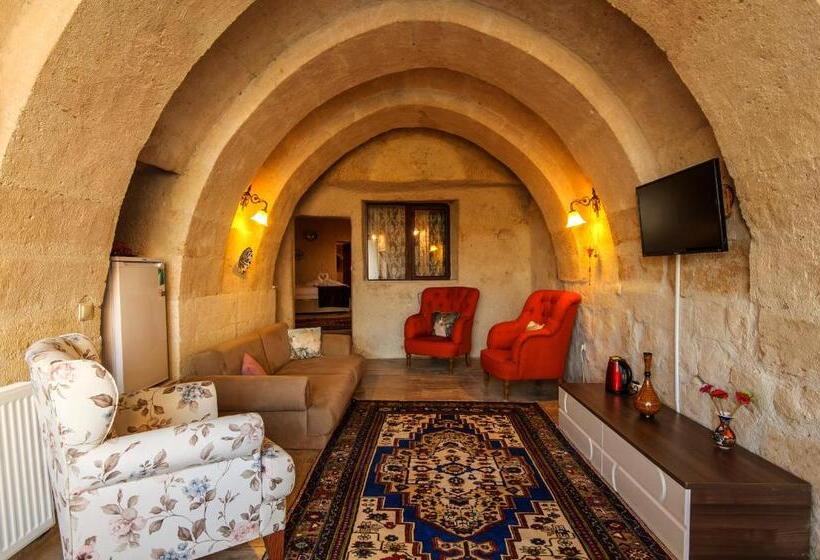 جناح ديلوكس سرير كينج, Nessa Cave