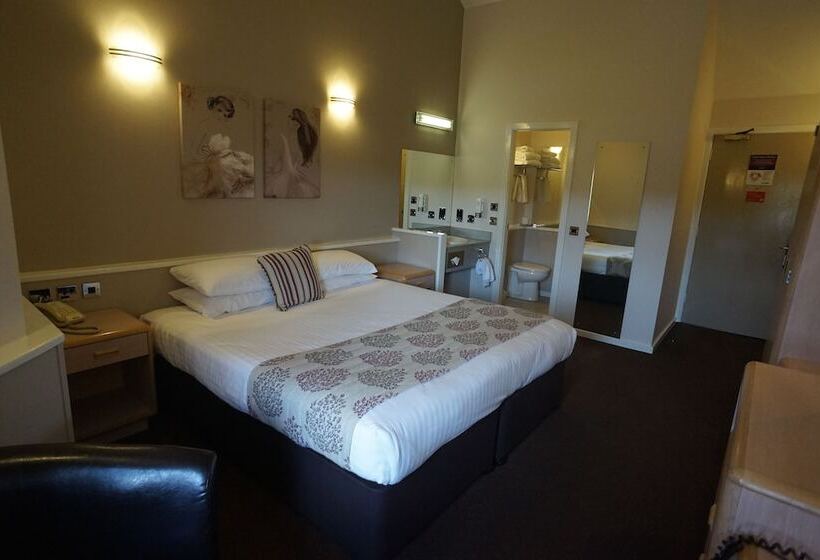 スタンダードルーム, Damon’s