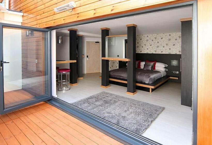 ハイドロマッサージバス付きスイート, Damon’s