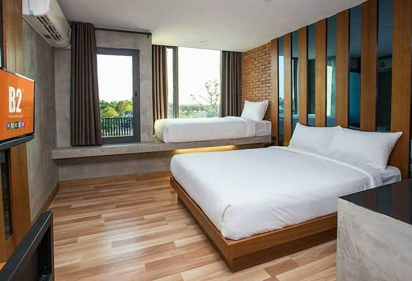 豪华三人间, B2 Udon Boutique & Budget