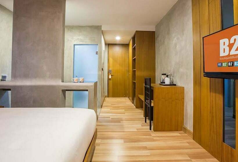 豪华三人间, B2 Udon Boutique & Budget