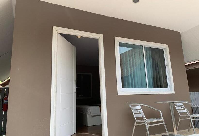 디럭스 룸, Bella Vista Beach Resort Koh Lipe