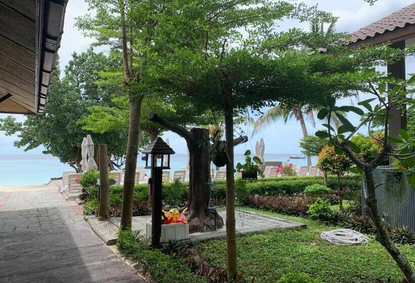 디럭스 룸, Bella Vista Beach Resort Koh Lipe