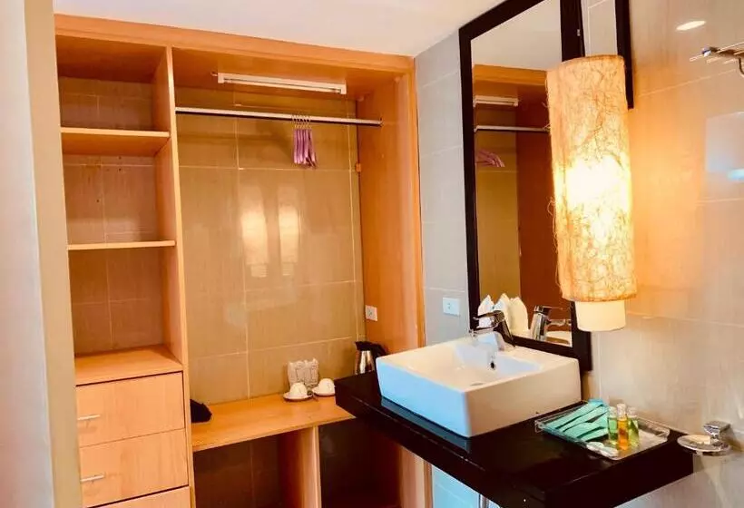 Standard-huone Sivuttainen Merinäkymä, Bella Vista Beach Resort Koh Lipe